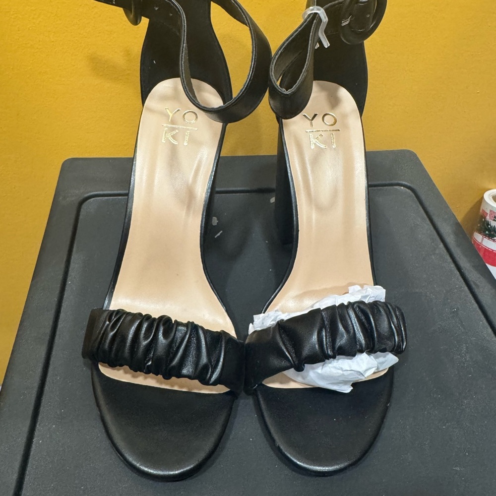 Yoki Women's Black Heeled Sandals